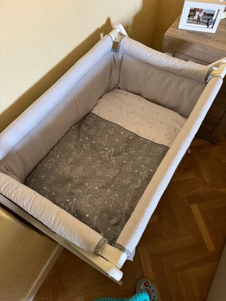 Minicuna bebe con vestidura