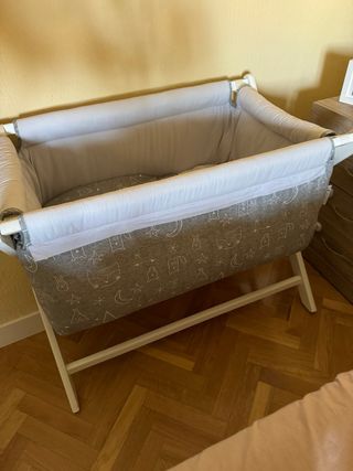 Minicuna bebe con vestidura