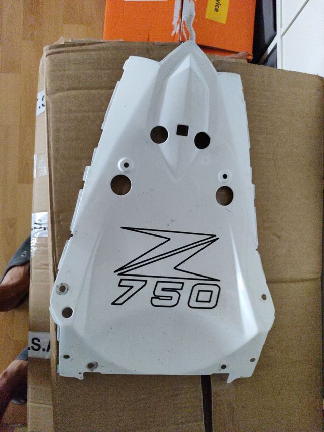Plancha guardabarros kawasaki z750