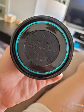 Altavoz resistente al agua con bluetooth