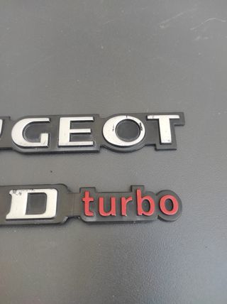 Insignia coche Peugeot 
