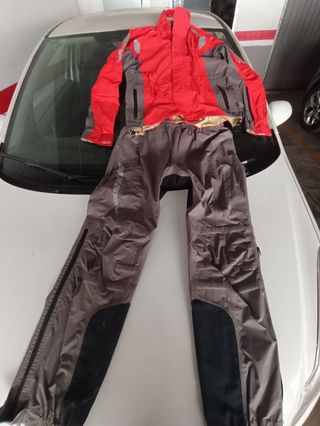 Traje BMW Rainlock 2