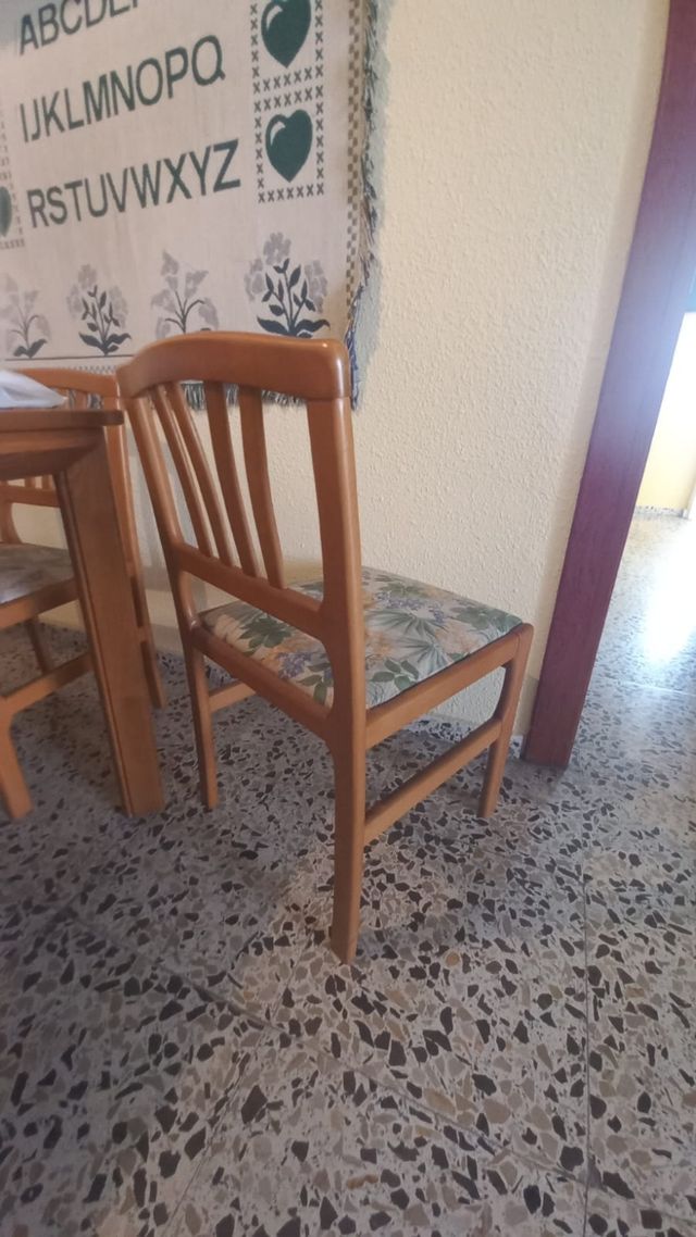Mesa y sillas comedor