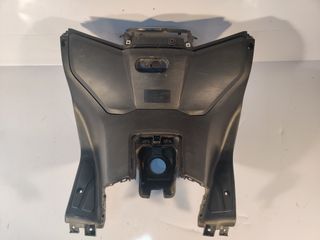 contraescudo plastico guantera yamaha xmax 2011