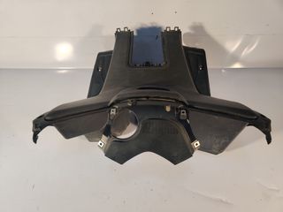 contraescudo plastico guantera yamaha xmax 2011