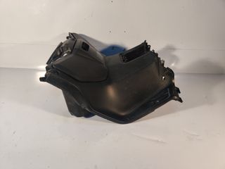 contraescudo plastico guantera yamaha xmax 2011