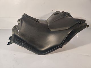 contraescudo plastico guantera yamaha xmax 2011
