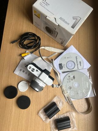 Nikon V1 Model Lens Kit