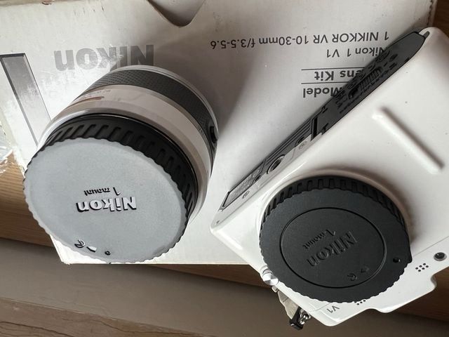 Nikon V1 Model Lens Kit