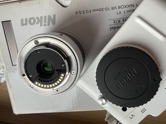 Nikon V1 Model Lens Kit