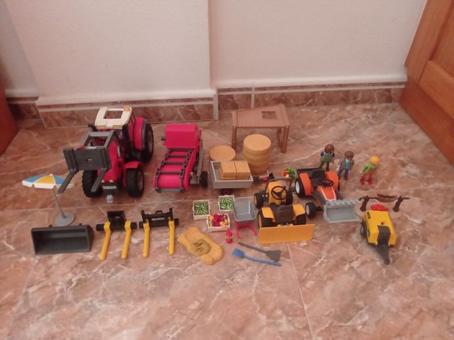Tractor de Playmobil con accesorios