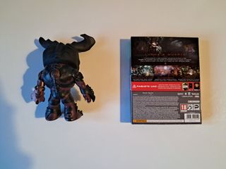 Doom edición especial y funko de demonio