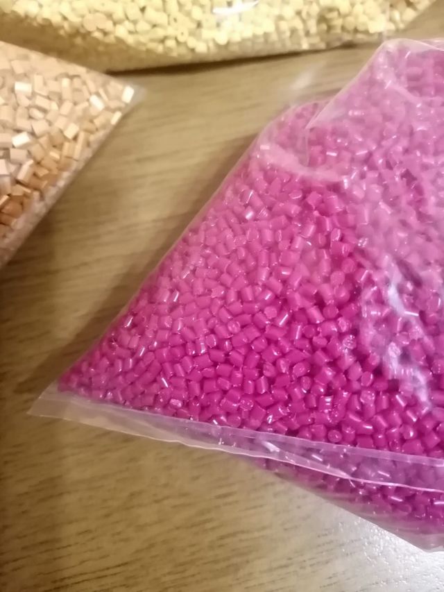 Pallini di tanti colori per decorazioni