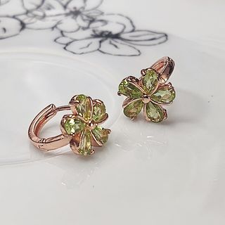 pendientes de peridoto