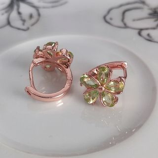 pendientes de peridoto