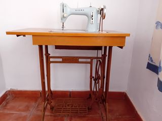 Maqui a de coser antigua