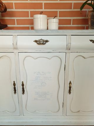 Mobili vintage restaurati a gesso