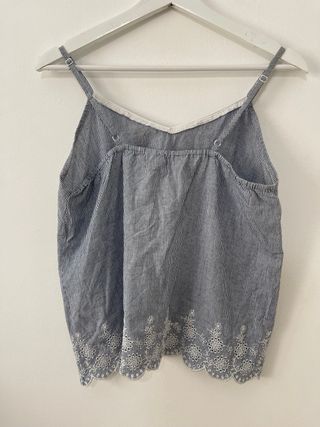 Blusa de rayas con encajes