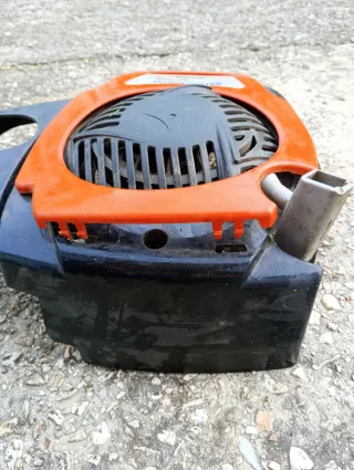 Tapa motor cortacésped