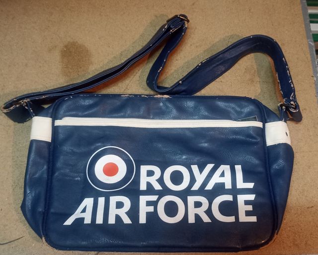 Royal Air Force Bandolera Satchell Laptop Kothai