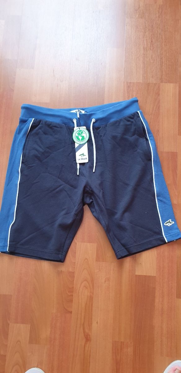 Bermudas le shark original