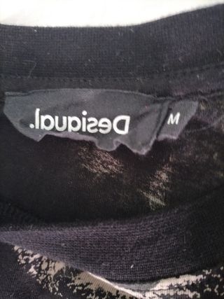 Conjunto camiseta y tejano DESIGUAL