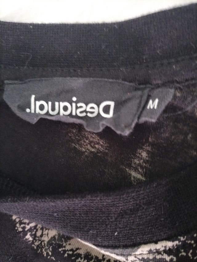 Conjunto camiseta y tejano DESIGUAL