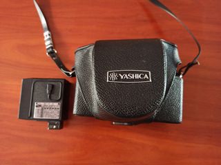 Cámara Yashica MG-1