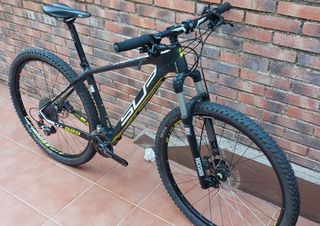 Bicicleta Carbono 29" SUPERIOR