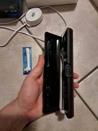 Spazzolino elettrico Oral-B Pro 2 2500 nero