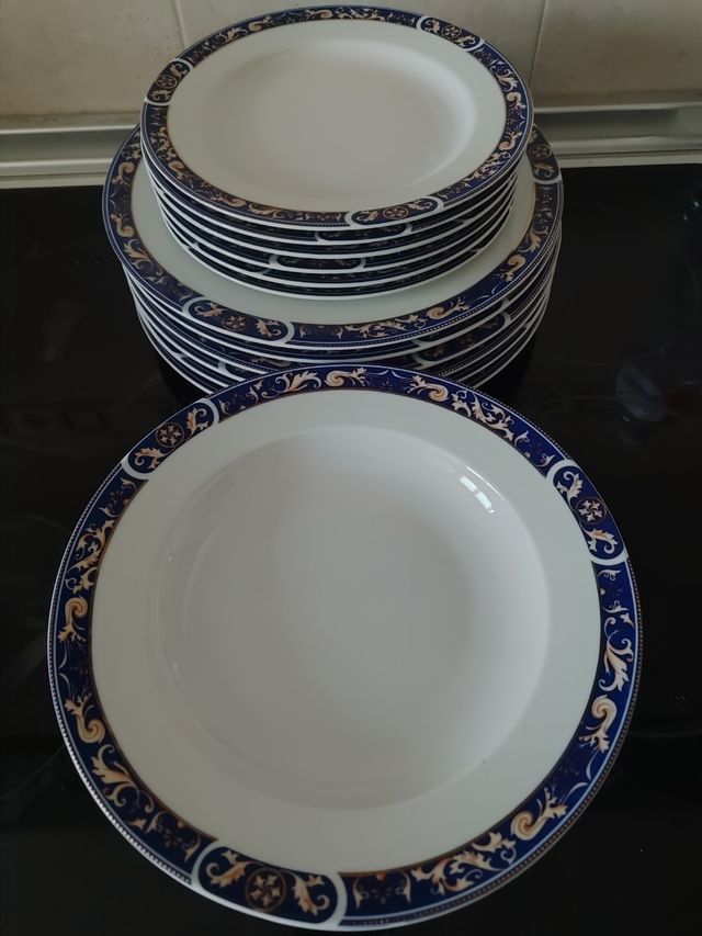 Vajilla porcelana con decoración oro