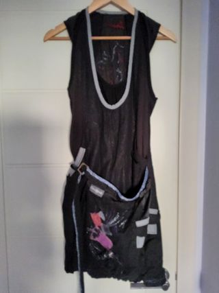 Vestido corto desigual talla 40