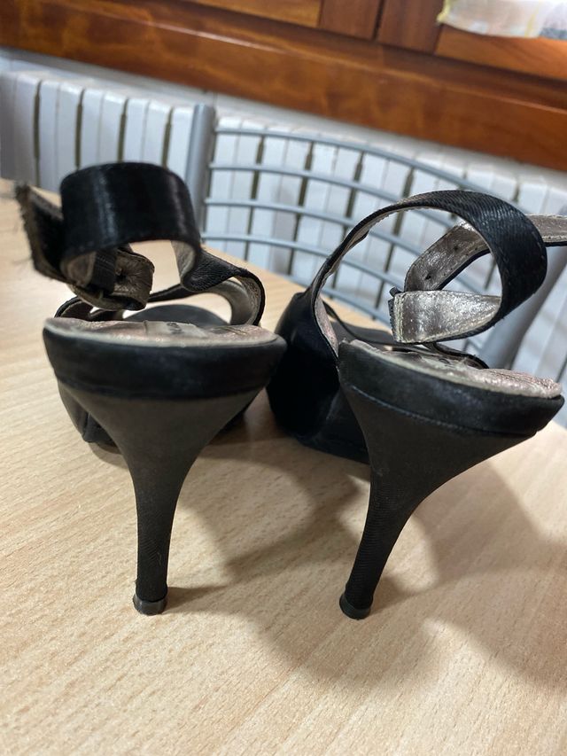 Zapato negro tacon y destalonado