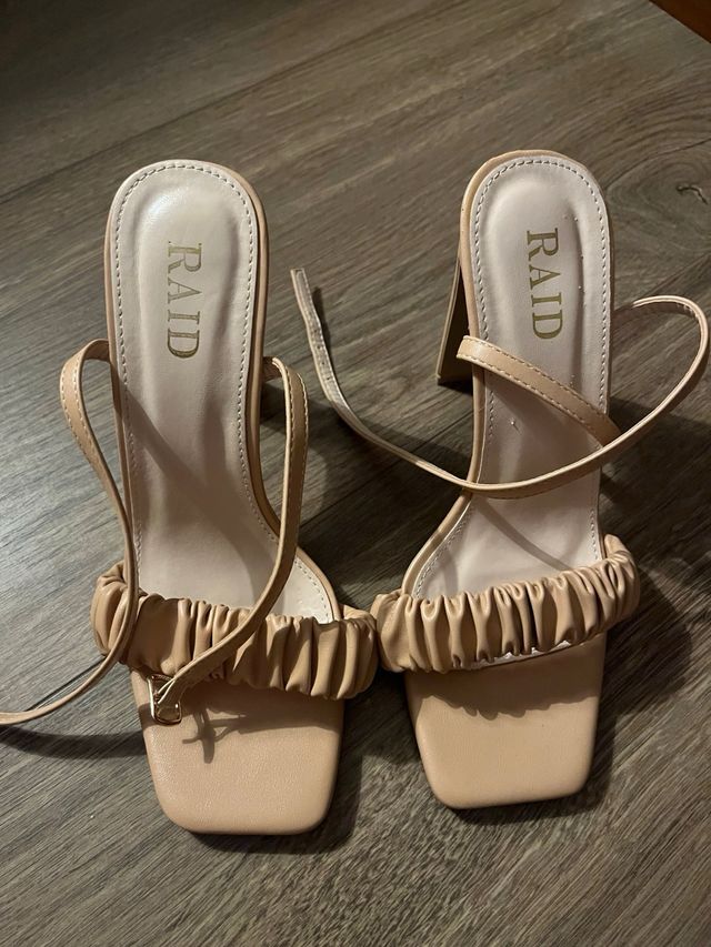 Sandalia de tacon alto