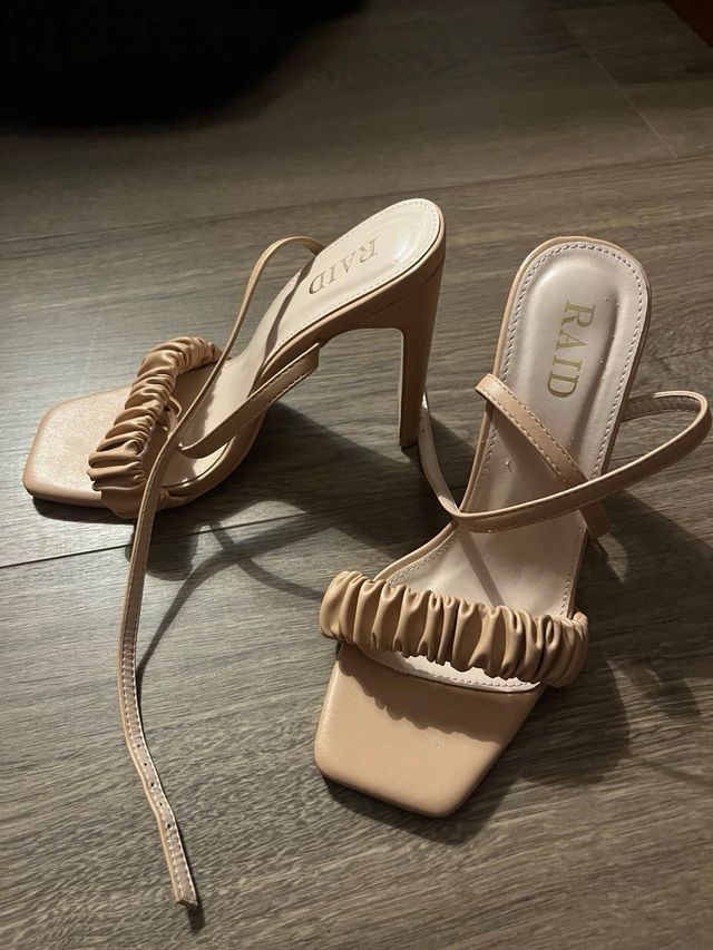 Sandalia de tacon alto