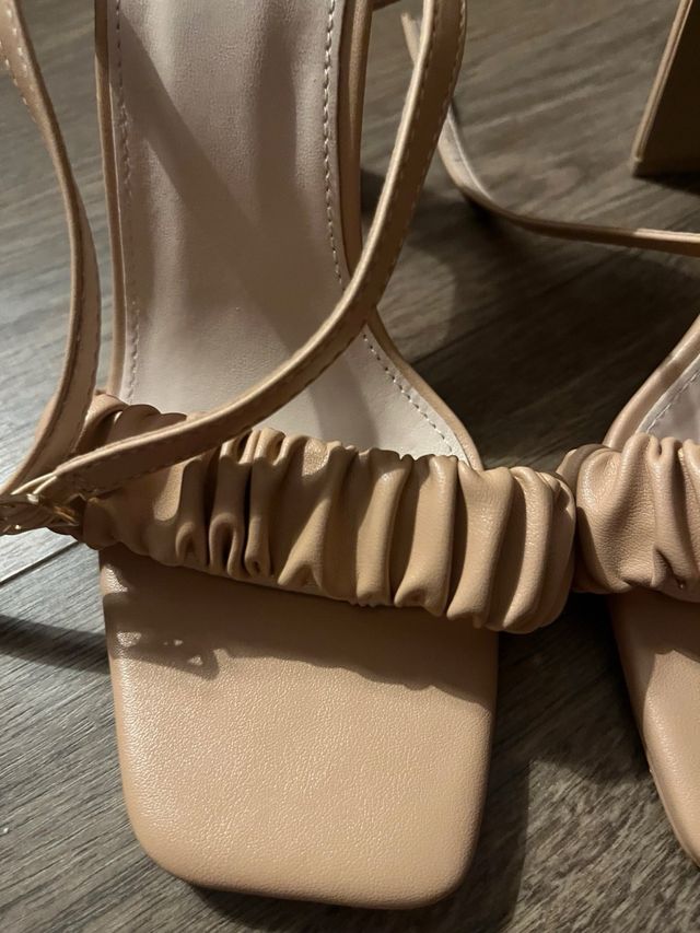 Sandalia de tacon alto