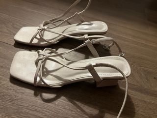Sandalia tacon bajo