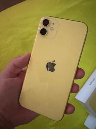 iPhone 11 Amarillo COMO NUEVO