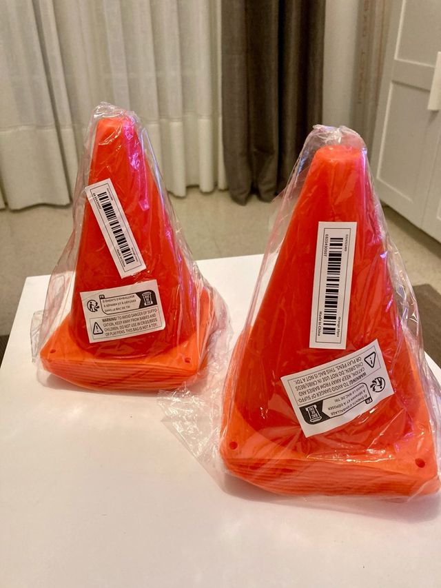 Coni stradali di piccole dimensioni.