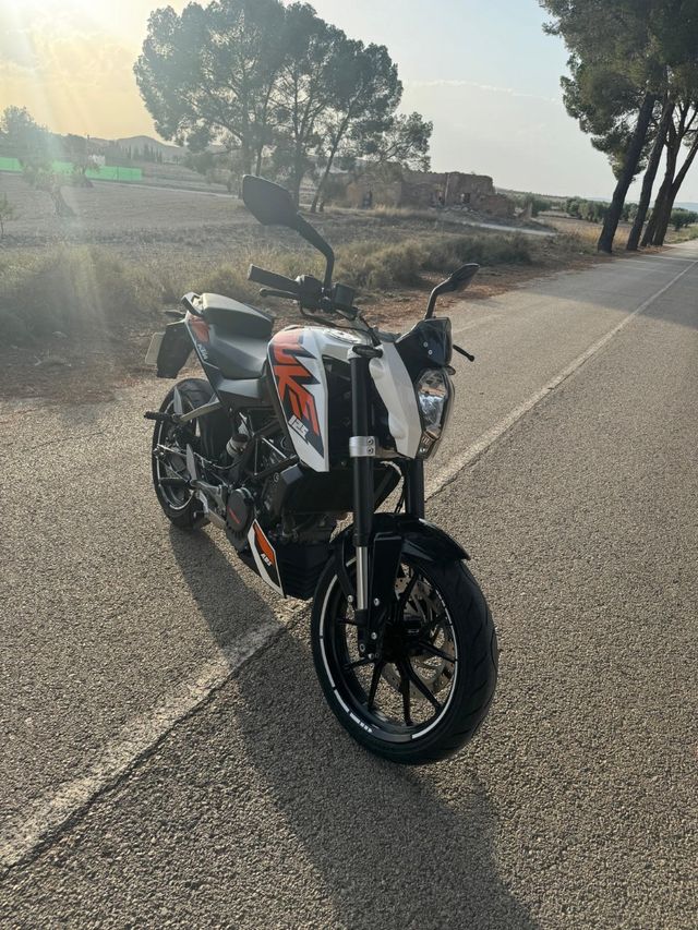 KTM DUKE 125