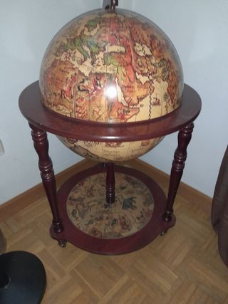 Botellero de la bola del mundo. 
