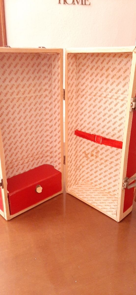 Baú de guarda-roupa Nancy