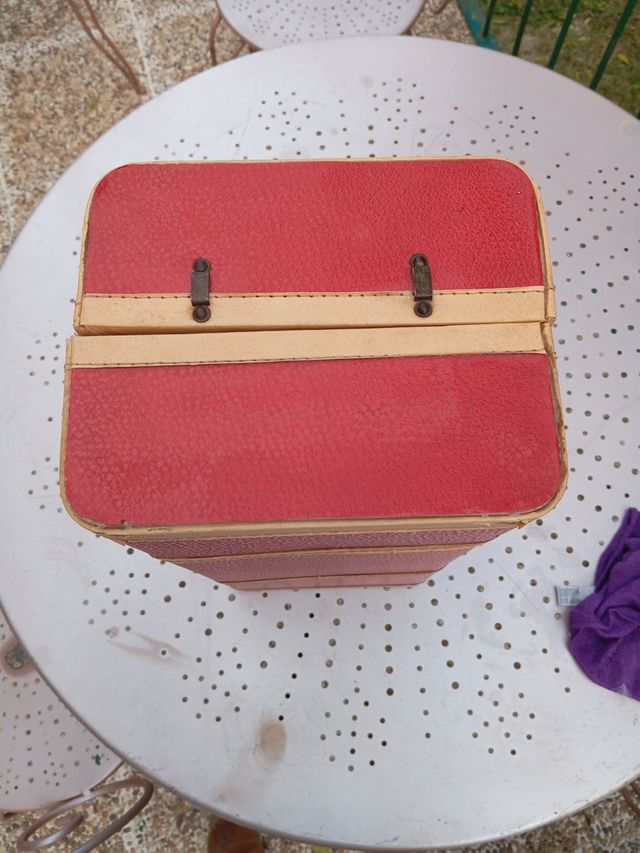 Baú de guarda-roupa Nancy