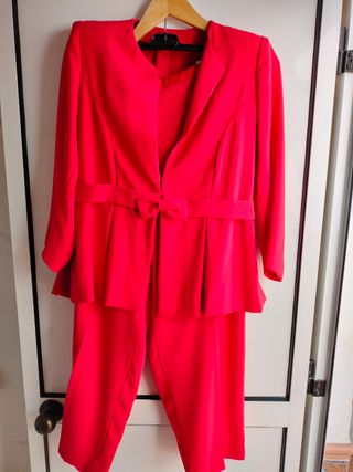 Traje de mujer