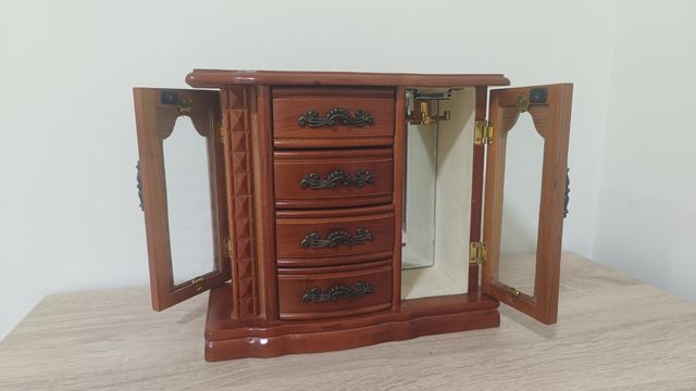 Joyero de madera