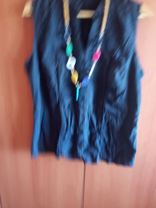 Blusa negra informal 