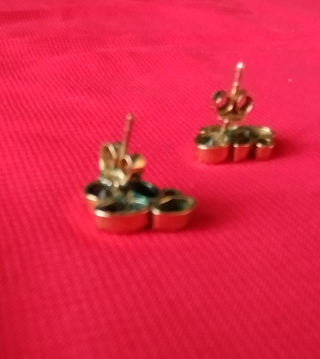 Pendientes bisutería fina.