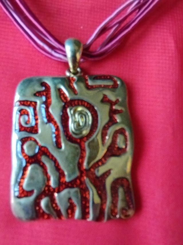 Conjunto collar y pendientes,como nuevo.