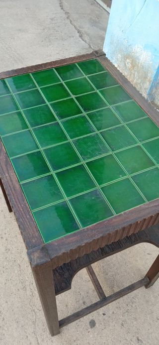 Mesa auxiliar azulejos verdes 