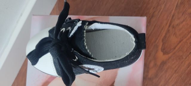 Zapatillas bebé nuevas